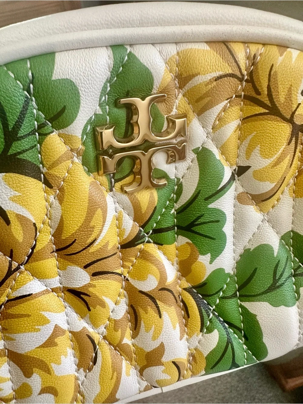 Tory Burch compact quilted